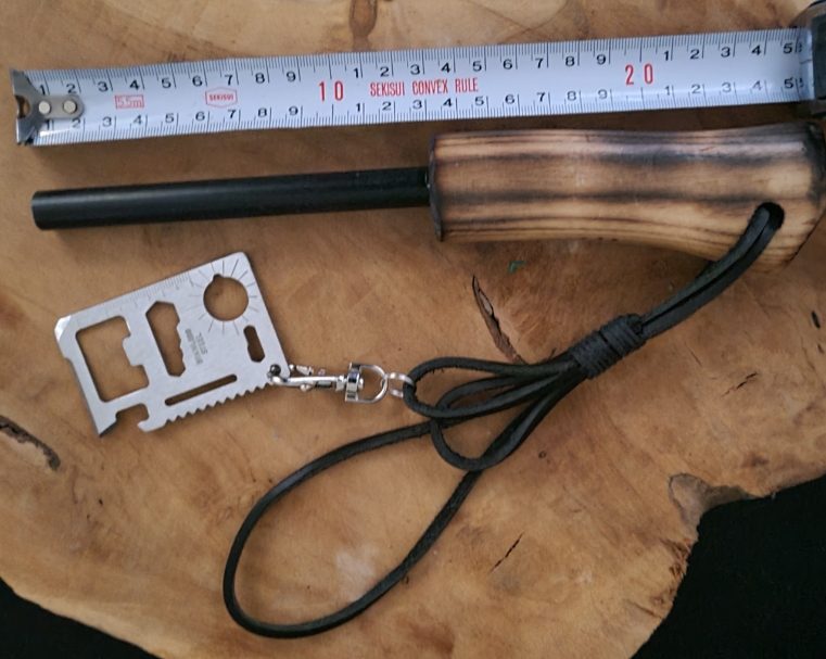 Firesteel ( ferroceriumrod) handvat en survival kaart als striker/scraper - Afbeelding 4