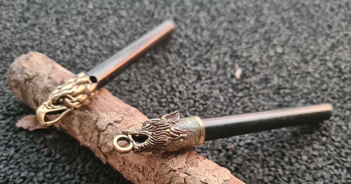 Firesteel ( ferroceriumrod) Wolf of Arend brons handvat groter met kop